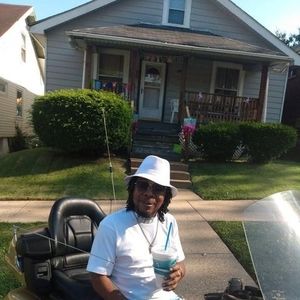 Meet your Posher, Lloyd